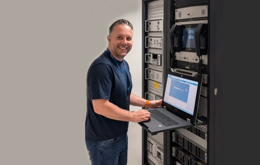 https://jotron-xp7prod.enonic.cloud/_/image/0ea31fe6-2751-4b37-9a05-092d6bc91c34:185173de93f457d960ec82fa0abeb38b8874f5b9/block-510-323/Jamie%20Fleck%20Product%20Manager%20Recorder.png