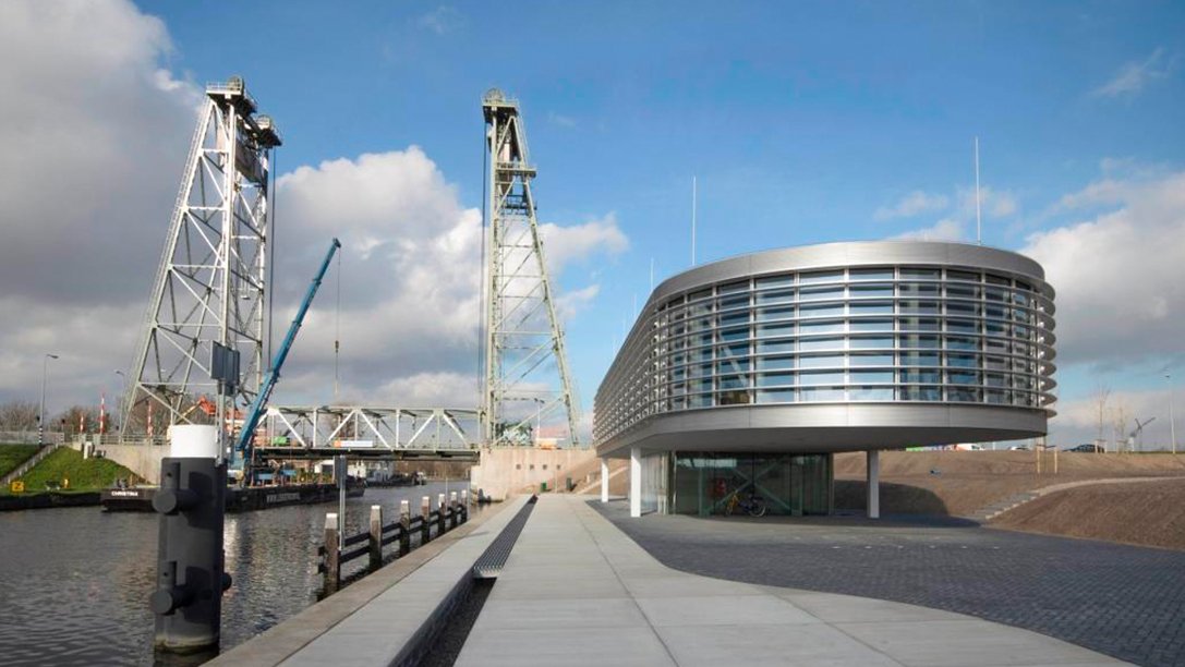 Bridge lock at Suid Holland.