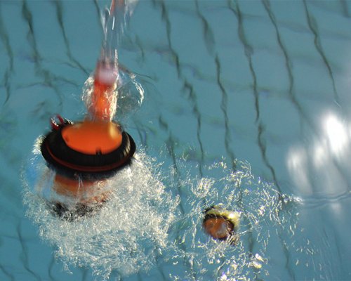 Test of EPIRB and HRU in water.