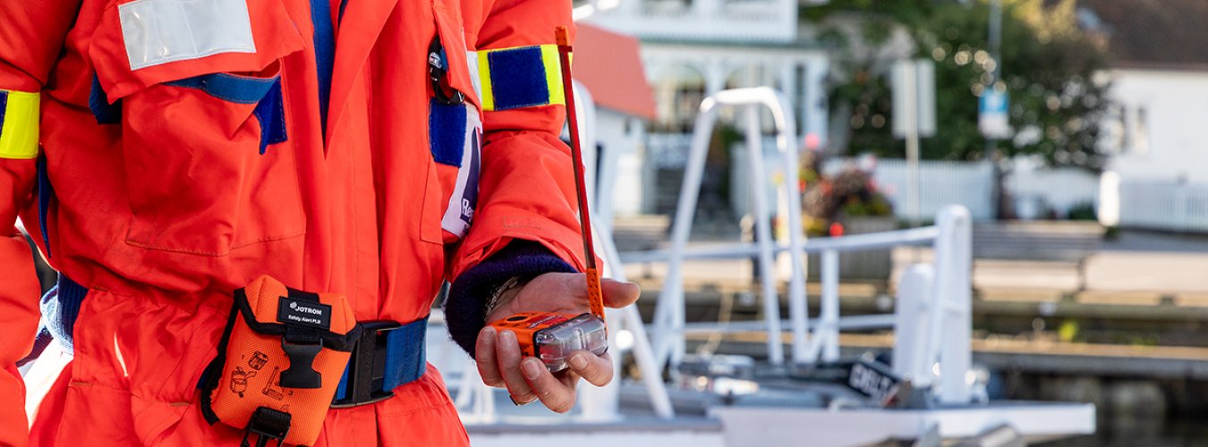 Tron SA20 PLB used outdoors by a fisherman. Tron SA20 PLB used outdoors by a fisherman.