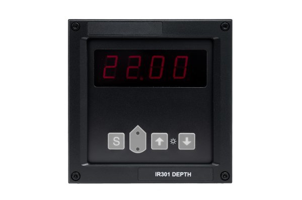 SKIPPER IR 301 remote depth repeater with digital depth display (front).
